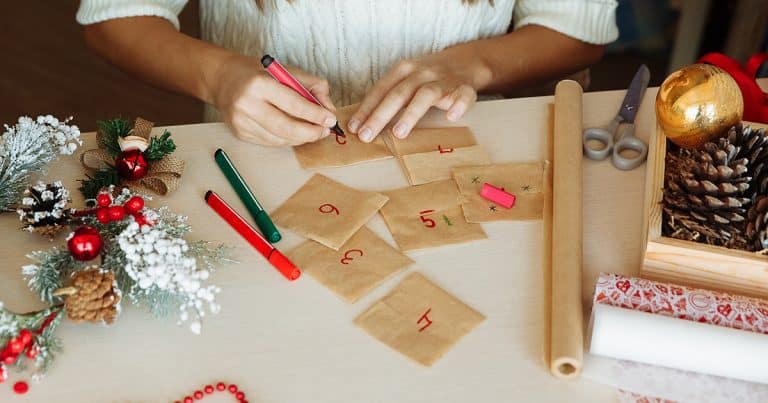 Faire un calendrier DIY avec enveloppes