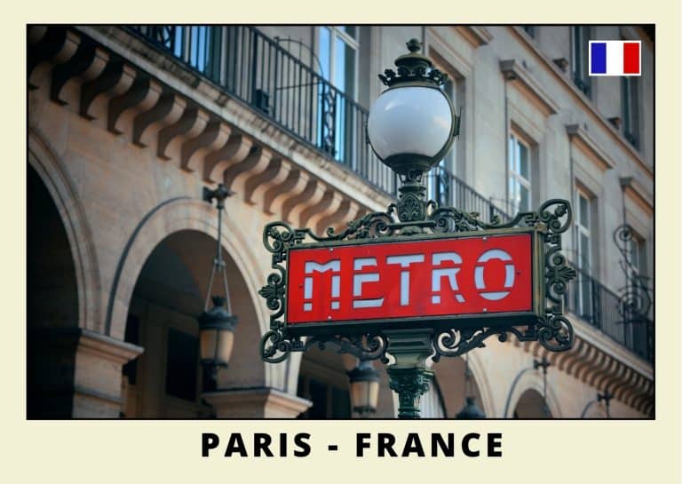 Carte postale lutine rouge a Paris 8